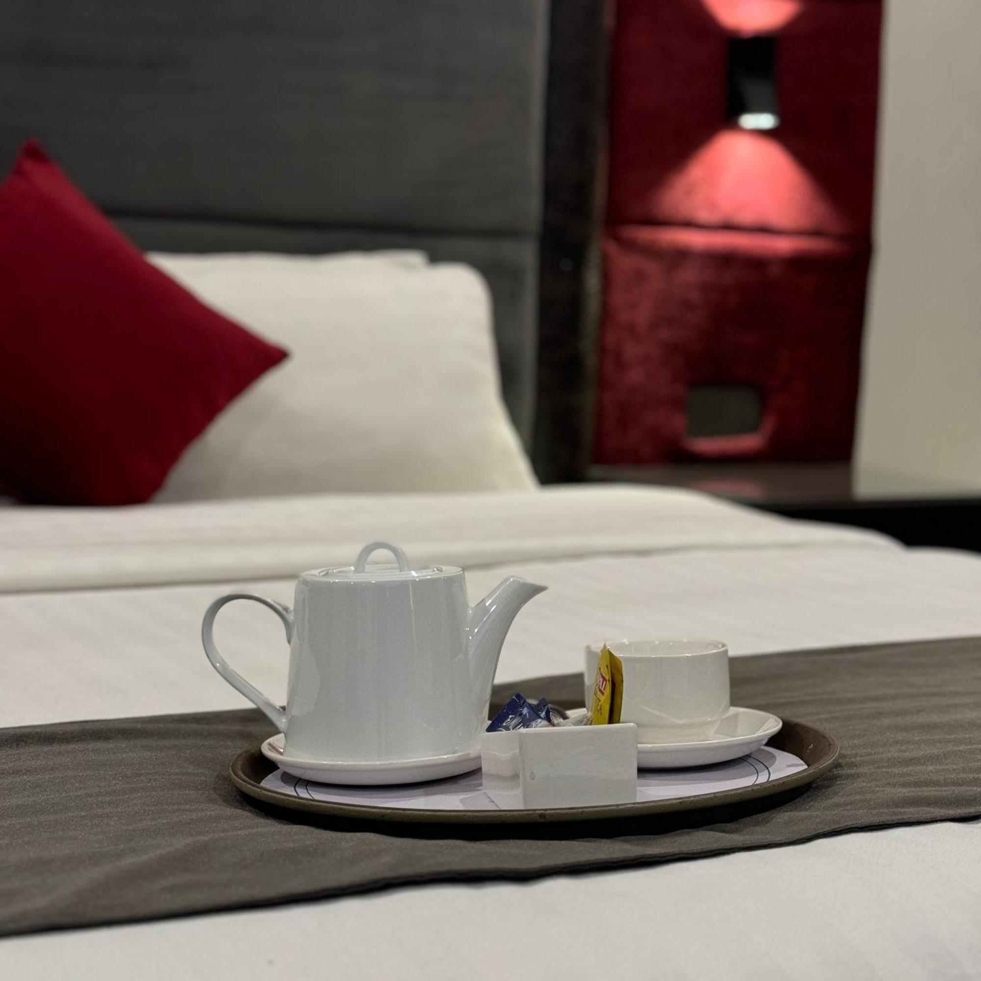 Hotel Oban Lahore Exteriör bild
