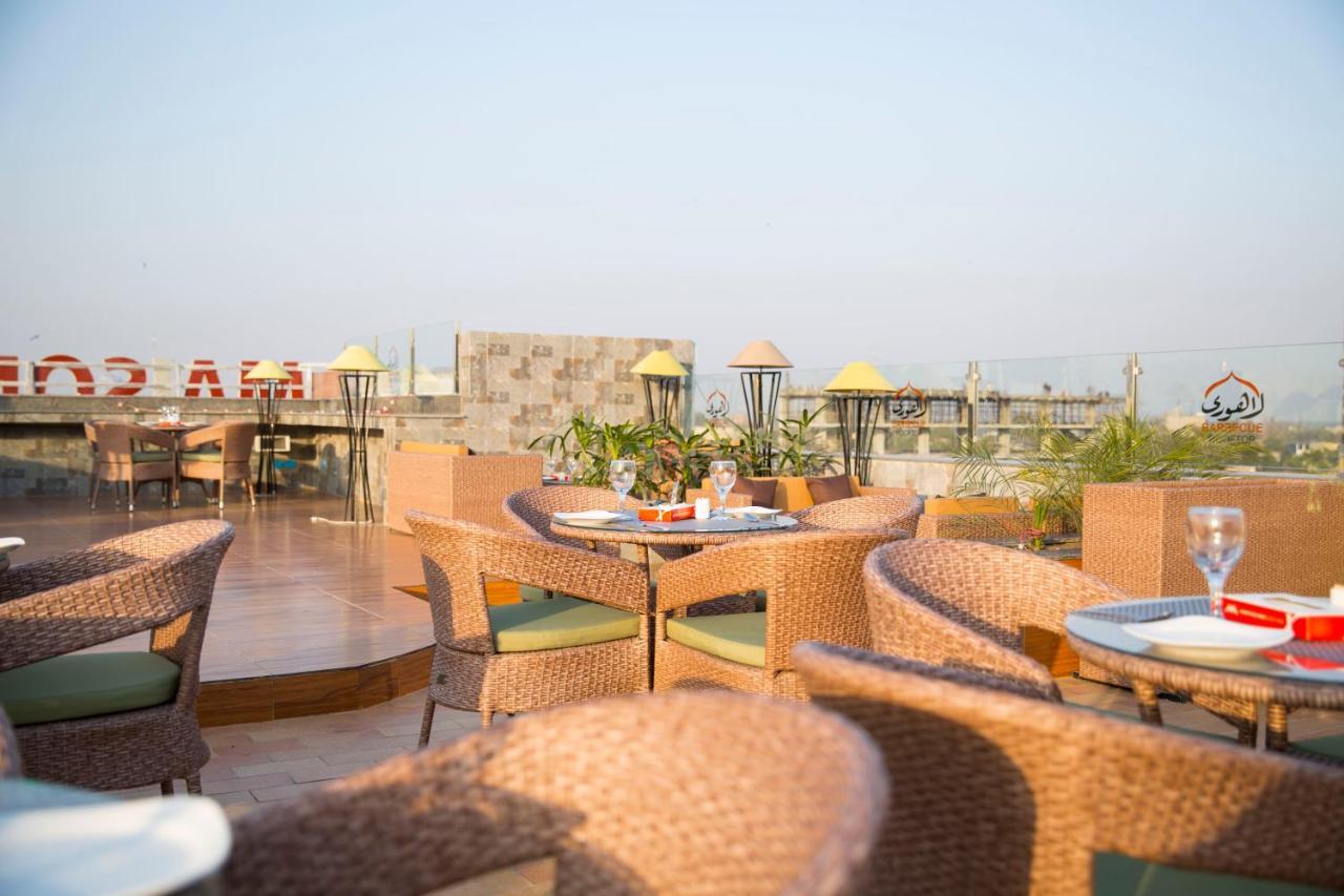 Hotel Oban Lahore Exteriör bild